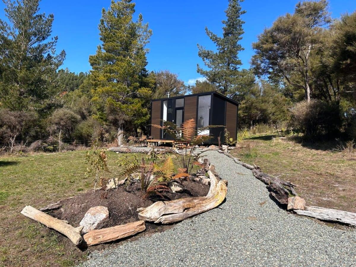 Villa Ruru Tiny House By Tiny Away Rangihaeata Exterior foto